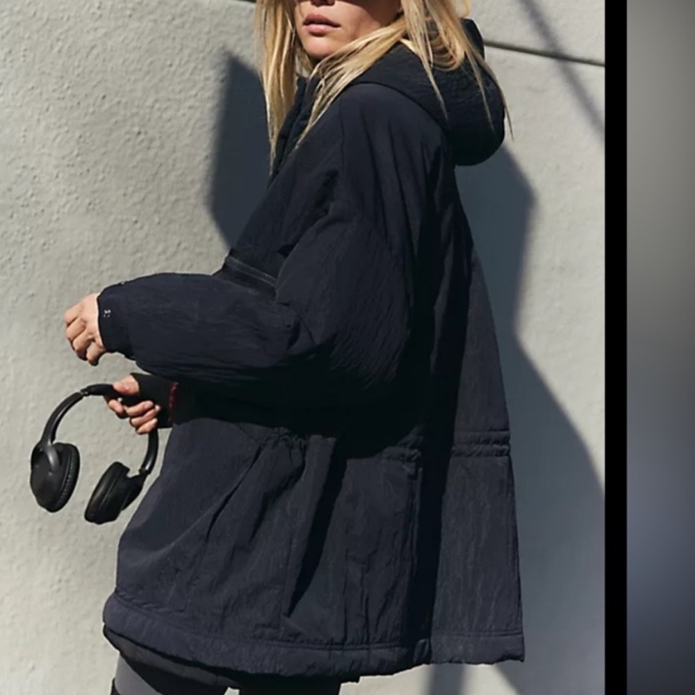FP Movement XS/S Jacket Oversized Billie Boxy Lightweight Insulated hooded black